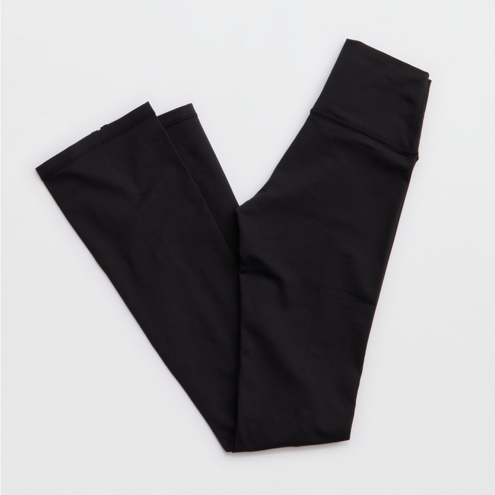 OFFLINE By Aerie The Hugger Mini Flare Legging - Picture 2 of 5